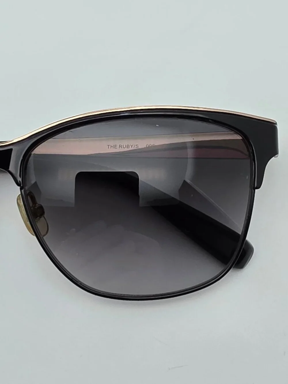 Bobbi Brown The Ruby 006 Black Gold Frame Grey Gradient Lens Cat Eye Sunglasses